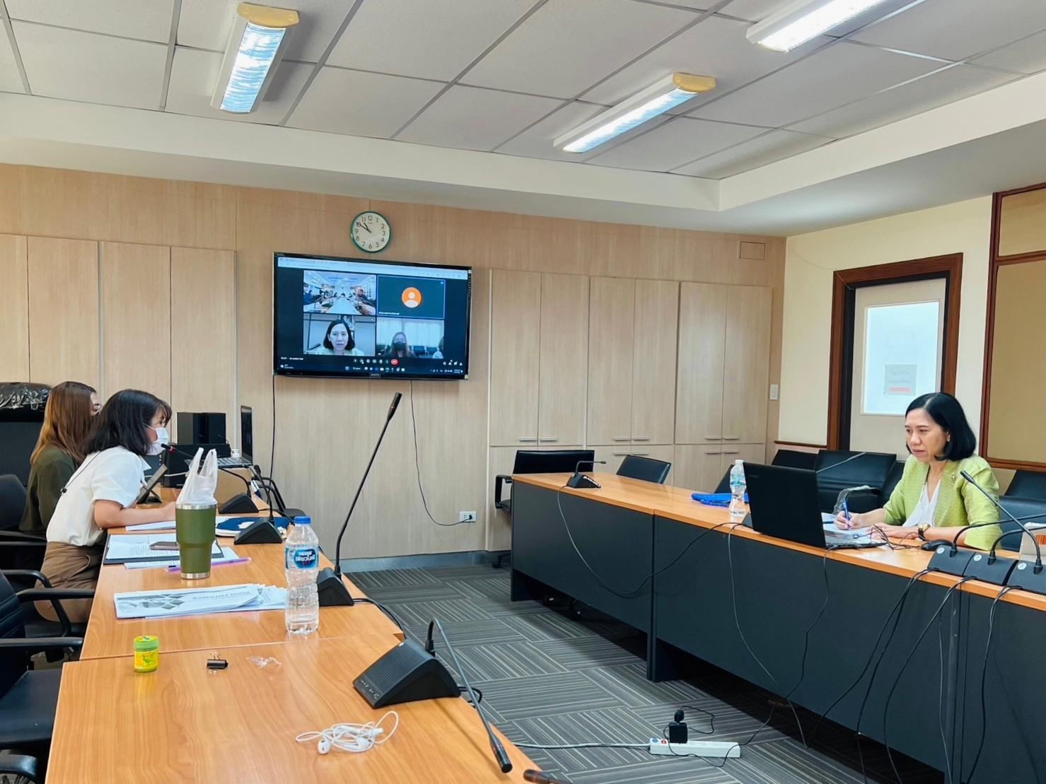 การประชุมชี้แจงเพื่อให้ความรู้และซักซ้อมความเข้าใจเกี่ยวกับการประกอบธุรกิจสินเชื่อพิโกไฟแนนซ์ ให้แก่ผู้ประกอบธุรกิจสินเชื่อพิโกไฟแนนซ์ในจังหวัดจันทบุ