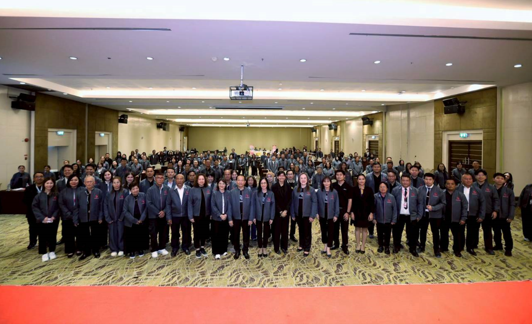 ลงพื้นที่เข้าร่วมกิจกรรมพัฒนาศักยภาพบุคลากรและแลกเปลี่ยนเรียนรู้ดูงานระหว่างสถาบันการเงินประชาชน “วงล้อการเงินชุมชนสู่ความยั่งยืน” ภายใต้แนวคิด “การเงินที่ต้องรู้ กฎหมายที่ต้องทำ พร้อมการดำเนินงานที่ต้องรัดกุม” ณ โรงแรมเซ็นทารา ไลฟ์ ศูนย์ราชการและคอนเวนชันเซ็นเตอร์ กรุงเทพมหานคร